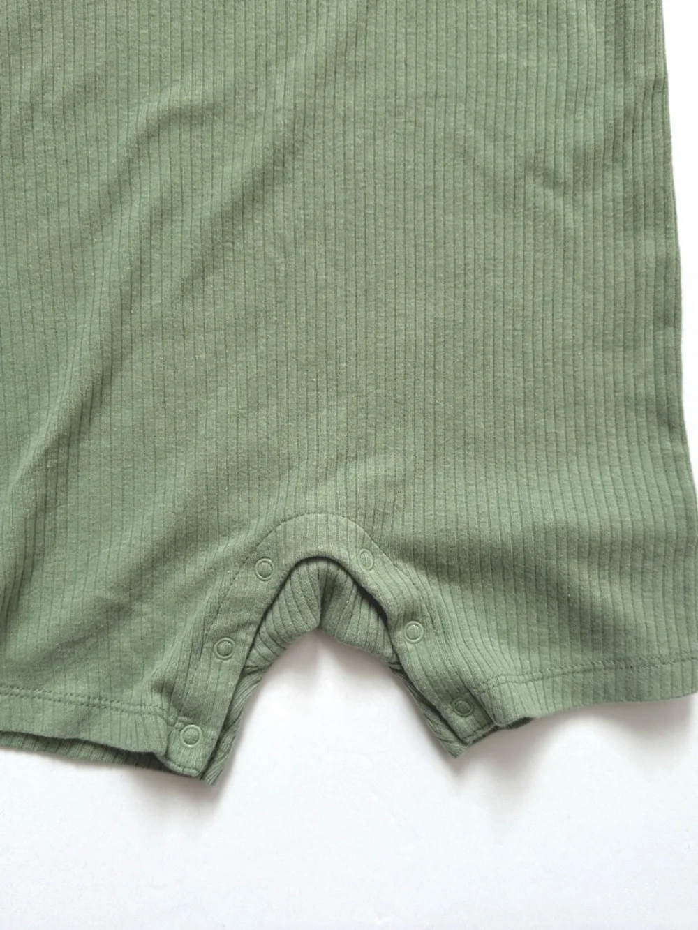 LIKE NEW Cat & Jack Gender Neutral Baby Romper Ribbed Sage Green Size 12m